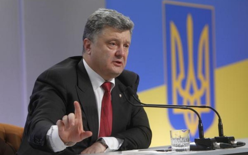 Poroşenko: Kreml bu sənədin üzərindən xətt çəkib