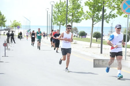 Heydər Əliyev Fondunun təşəbbüsü ilə keçirilən “Bakı Marafonu 2024” start götürüb