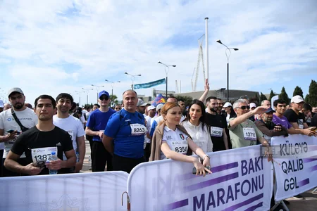 Heydər Əliyev Fondunun təşəbbüsü ilə keçirilən “Bakı Marafonu 2024” start götürüb