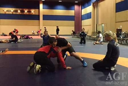 ​Azərbaycan güləşçiləri Las Veqasda məşqə çıxıb