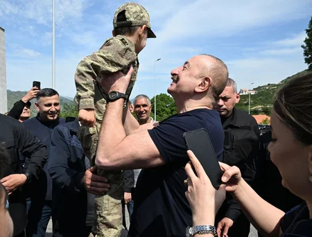 President Ilham Aliyev meets with residents in Lachin