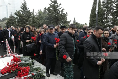 Milli qürur və and yeri - Şəhidlər xiyabanına axın başlayıb - FOTOREPORTAJ