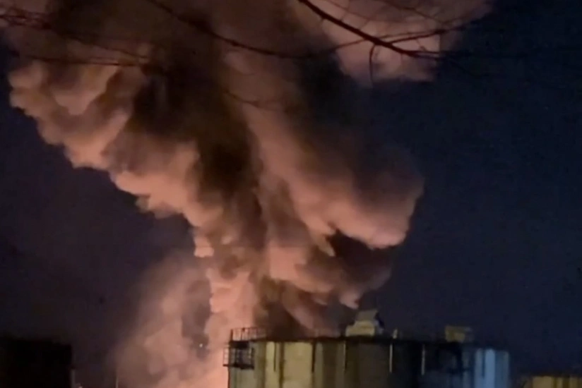 На нефтебазе в Сочи возник пожар после атаки беспилотников