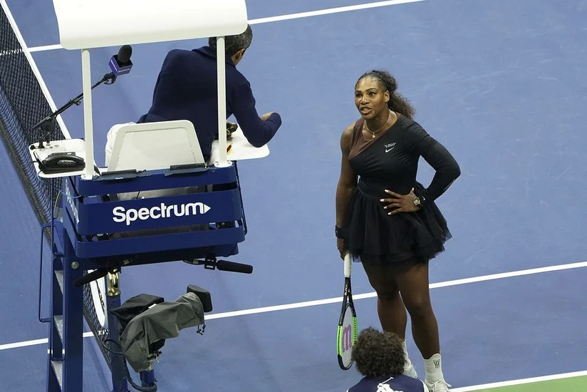 Serena Uilyams US Openin finalında davranışına görə 17 min dollar cərimələnib - VİDEO