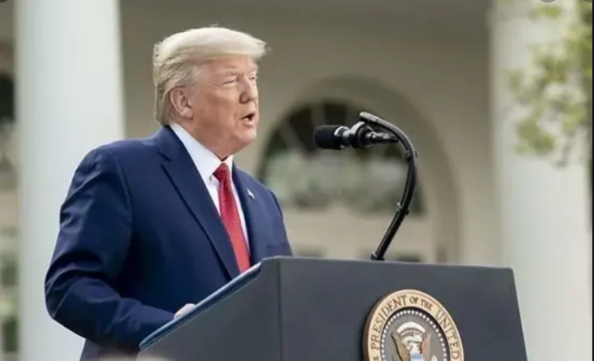 Трамп провел церемонию получения гражданства