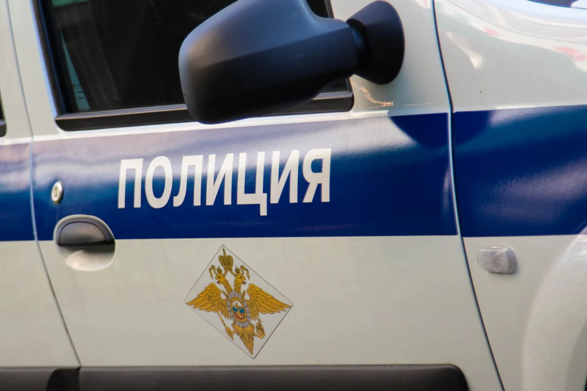 Мужчина и женщина в масках ограбили отделение почты на юге Москвы
