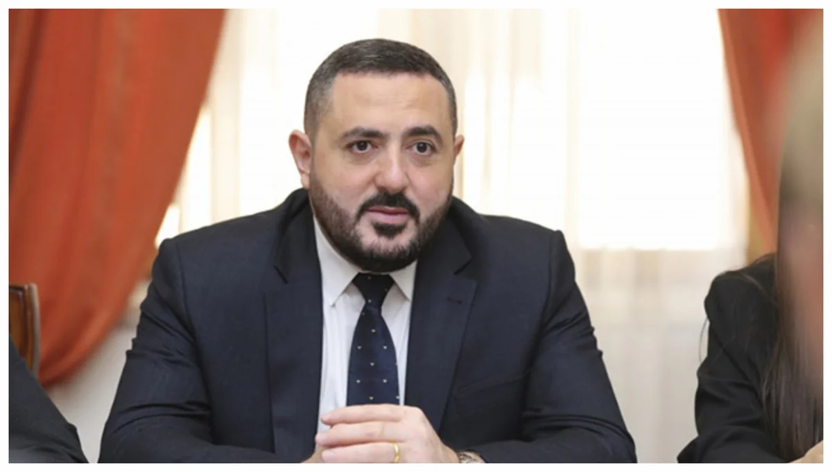 Глава аппарата парламента Армении подаст в отставку