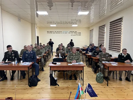 NATO nümayəndələri Azərbaycan Ordusunun döyüş texnikası ilə tanış olublar