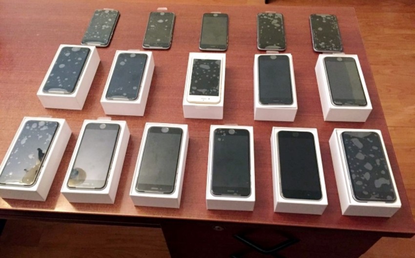 Gömrükçülər 16 ədəd “iPhone” aşkar edib