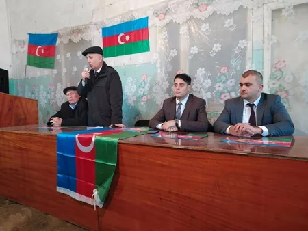 Deputatlığa namizəd Seymur Bayramov seçicilərlə görüşüb