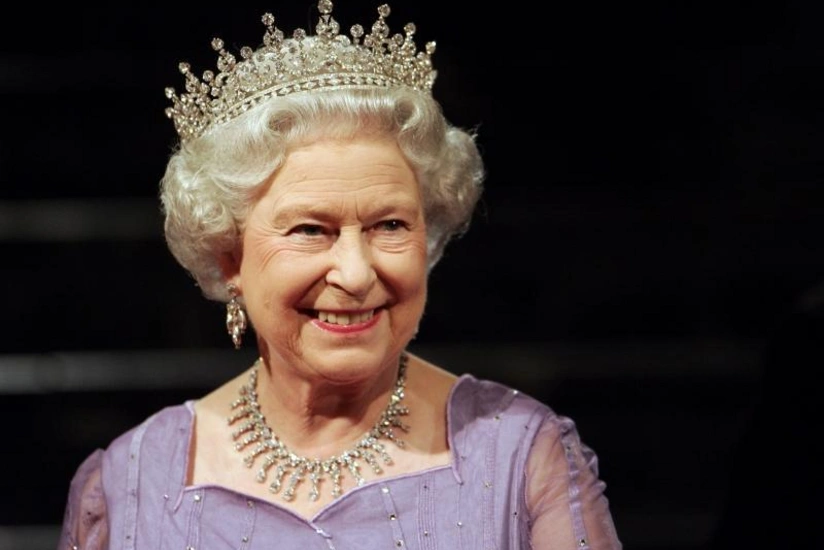 Daily Mirror: Elizabeth II plans to abdicate the throne