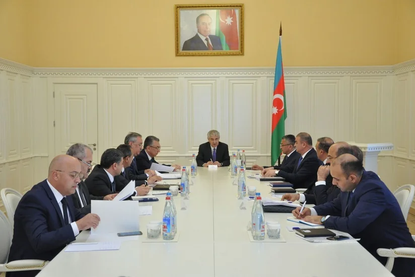 Nazirlər Kabinetində qaçqın və məcburi köçkünlərin məskunlaşdığı binaların vəziyyətinə dair iclas keçirilib