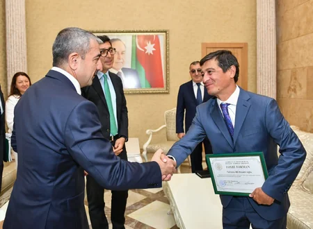 Avropa çempionatında gümüş medal qazanan Azərbaycan millisi təltif edilib