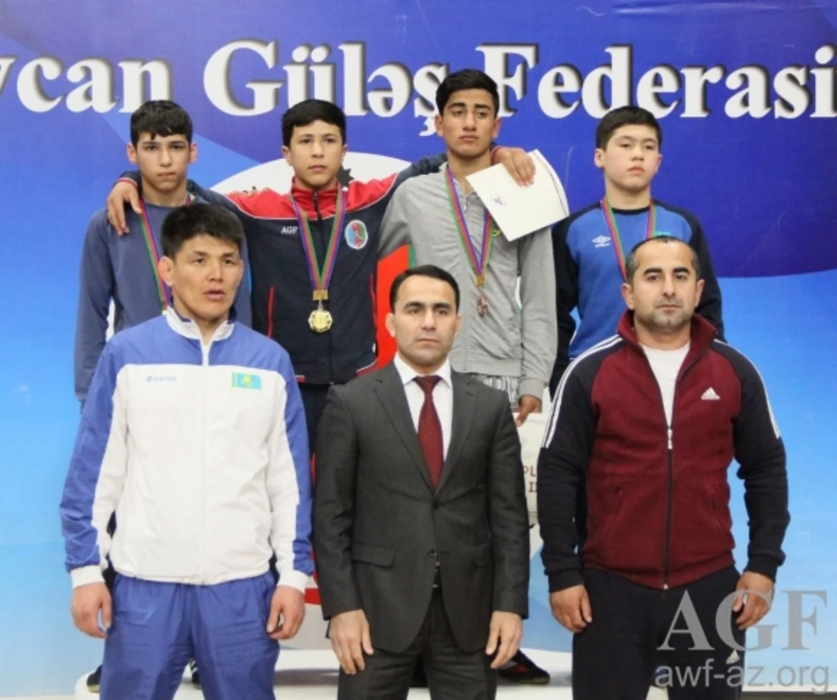 Azərbaycan güləşçiləri Bakıda start götürən turnirin ilk günündə 11 medal qazanıblar