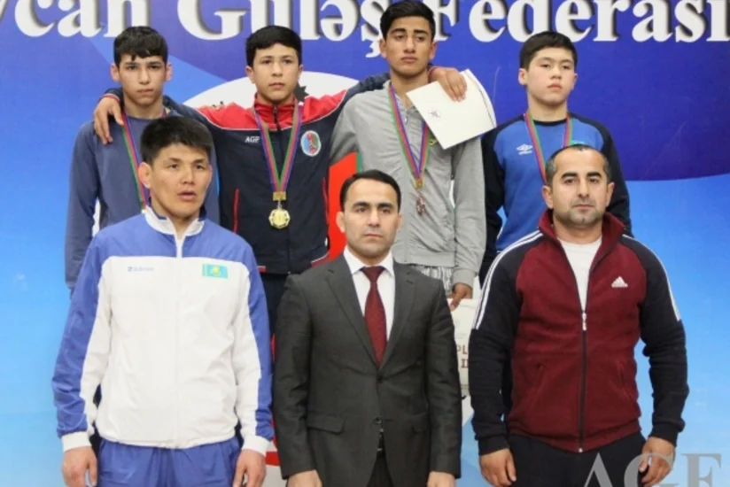 Azərbaycan güləşçiləri Bakıda start götürən turnirin ilk günündə 11 medal qazanıblar