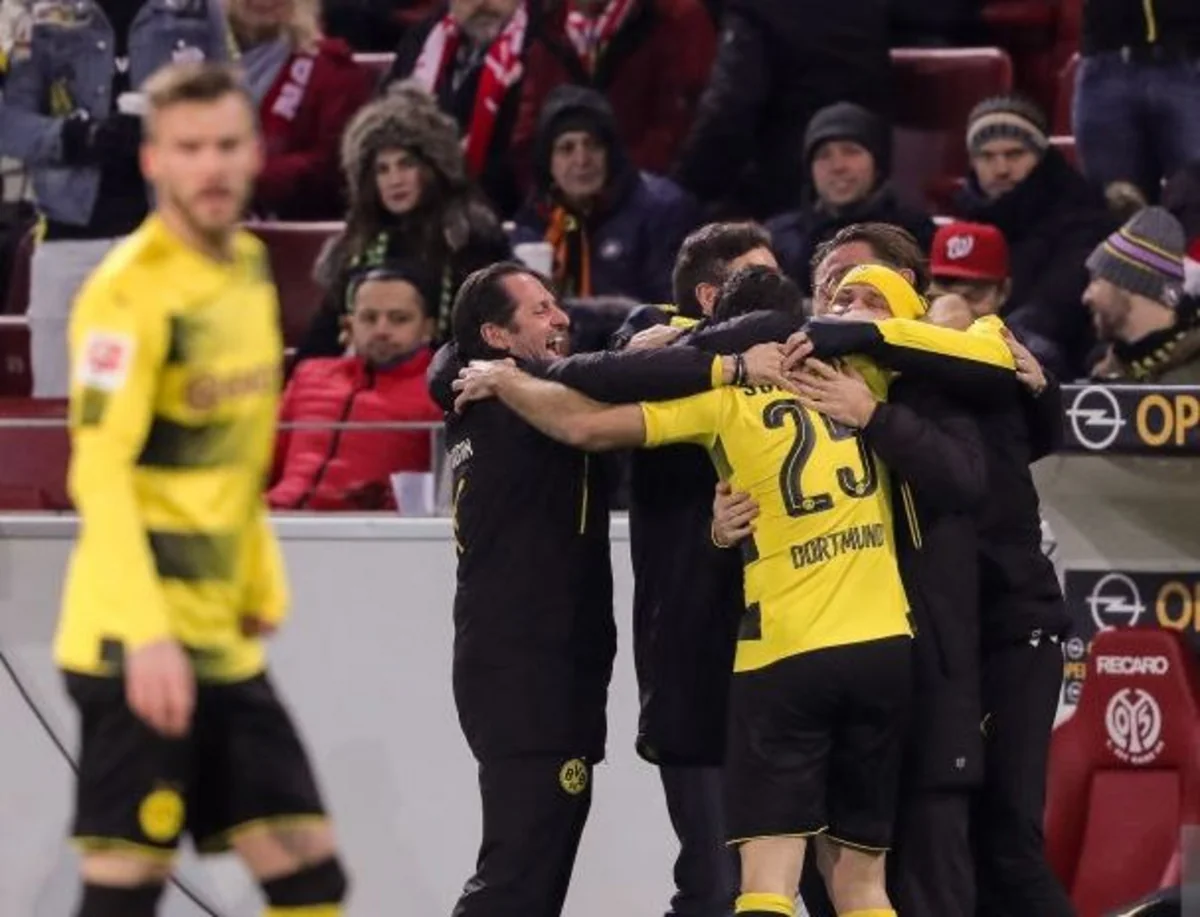 Borussiya yeni məşqçinin gəlişi ilə 8 oyunluq qələbəsizlik seriyasına son qoyub