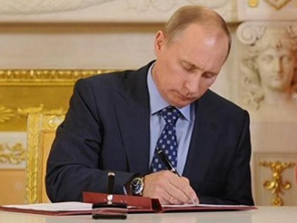 Putin Azərbaycanla bağlı qanunu təsdiqləyib
