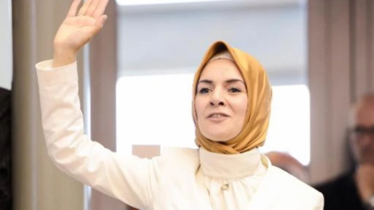 ​Belçika parlamentinin türk əsilli deputatı partiyadan çıxarılıb