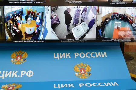 Азербайджанские парламентарии наблюдают за выборами в России - ФОТО