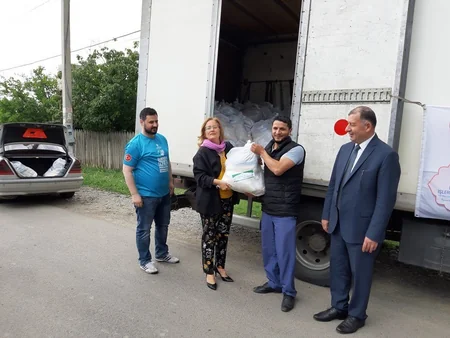 Türkiyənin dəstəyi ilə Gürcüstanda 1500-ə yaxın ailəyə Ramazan sovqatı paylanılıb