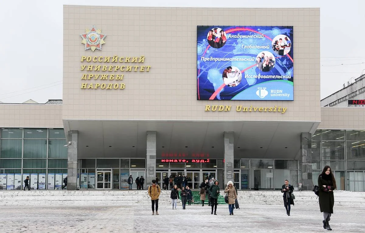 Russia investigating issue of Ukrainian flag at university