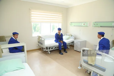 Gecə-gündüz sağlamlıq keşiyində dayananlar - Hərbi hospitaldan REPORTAJ