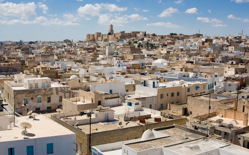 Tunisia declares curfew after days of violent protests