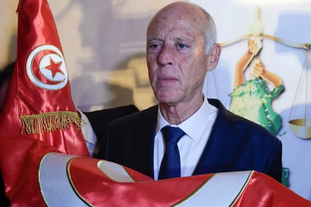 Tunisdə fövqəladə vəziyyət rejimi daha altı ay uzadıldı