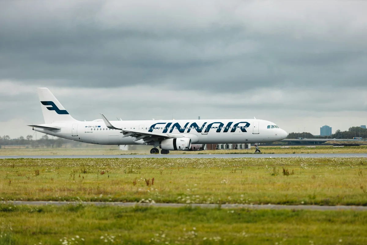 СМИ: Рейсы Finnair меняли маршрут над Балтийским морем из-за истребителей РФ