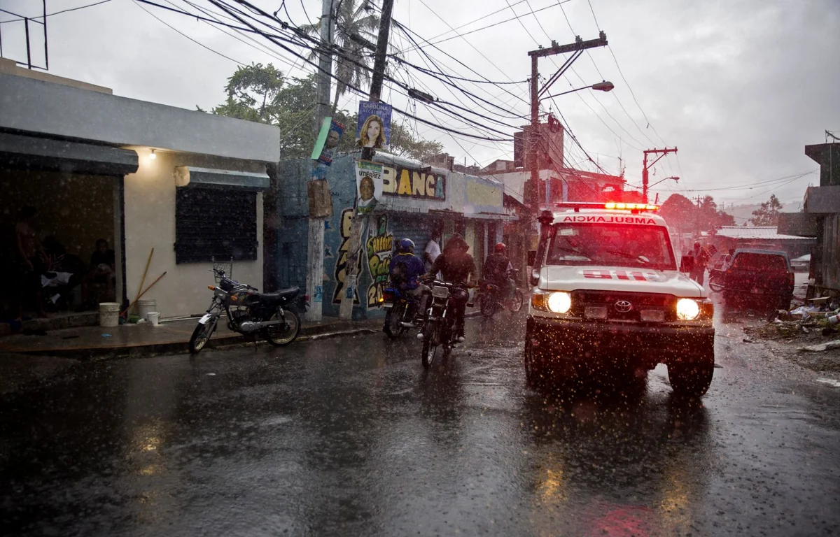 Dominikanda Laura qasırğasına görə 1 milyondan çox insan işıqsız qalıb