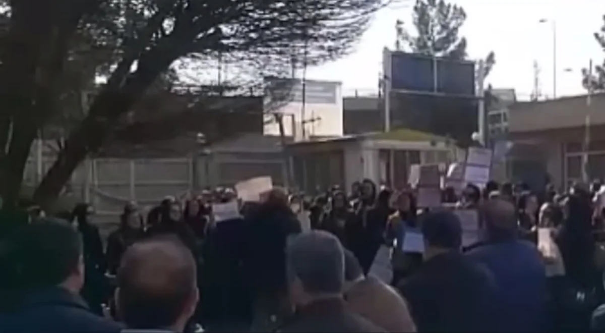 Təbrizdə tibb işçiləri etiraz aksiyası keçirib