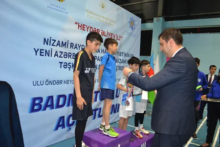 Nizami rayonunda “Heydər Əliyev İli” çərçivəsində Badminton üzrə açıq turnir keçirilib