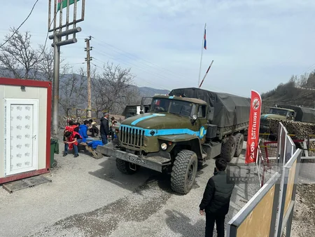 По дороге Ханкенди-Лачын беспрепятственно проехали 100 автомобилей миротворцев