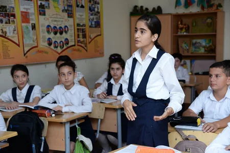 Bakı məktəblərində ilk dərslər vətənpərvərlik mövzularına həsr olunub