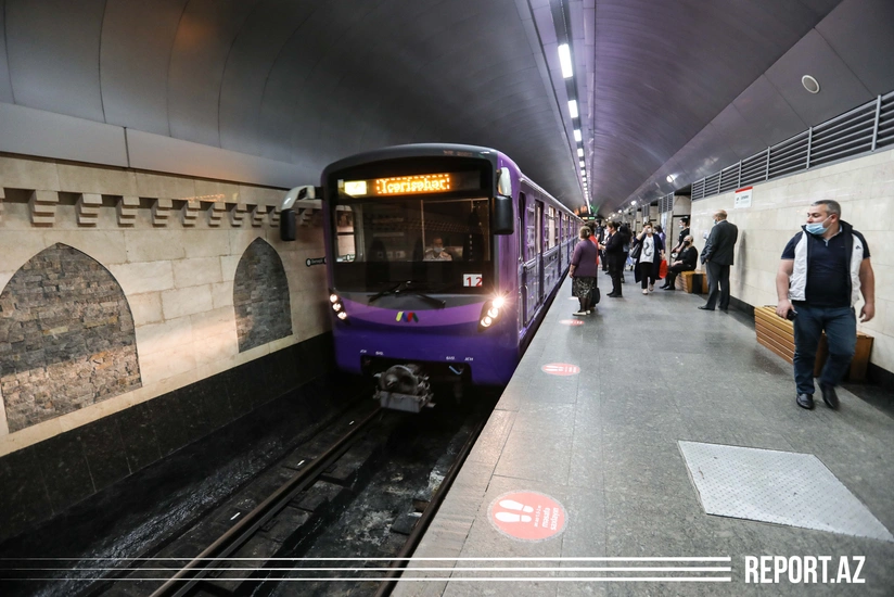 Dərslər başlayır - metro açılmalıdırmı?