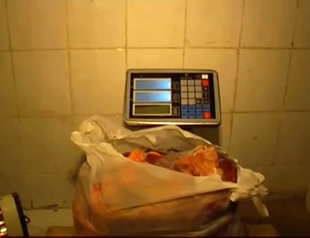 Təzə bazardakı gizli sexdə aşkarlanan yararsız ətlərin laboratoriya müayinələri açıqlanıb