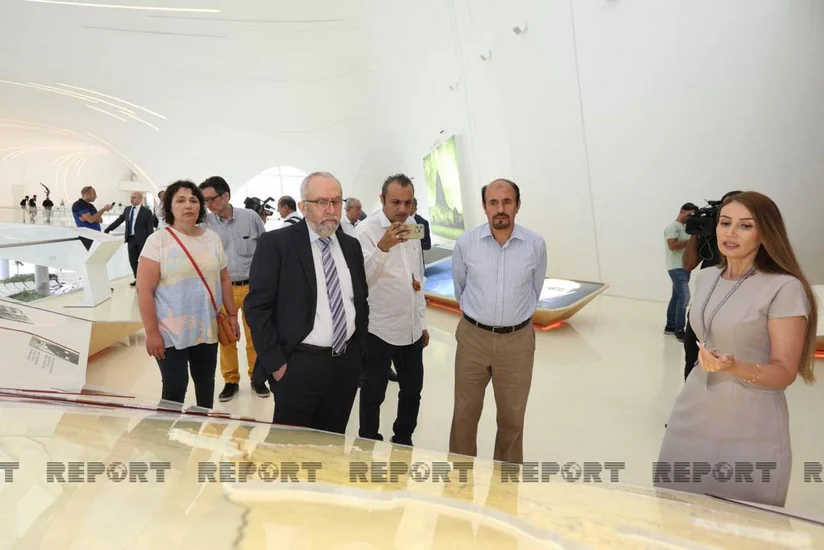 Beynəlxalq Media Forumunun iştirakçıları Heydər Əliyev Mərkəzində olublar