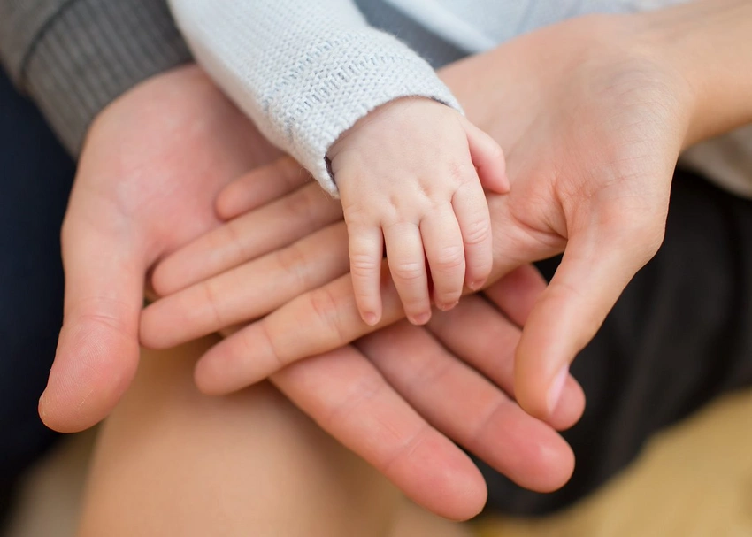 Azərbaycanda selektiv abortla bağlı vəziyyət ürəkaçan deyil, qızların sayı kəskin azalıb