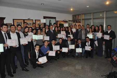 “SOCAR Yay Məktəbi-2015” layihəsinin iştirakçılarına sertifikatlar təqdim olunub