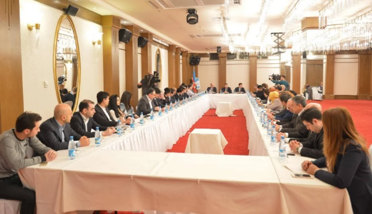 Turagentlər və hotel fəaliyyəti ilə məşğul olan vergi ödəyiciləri ilə görüş keçirilib