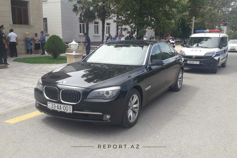 Задержаны глава ИВ, заместитель и заведующий отделом