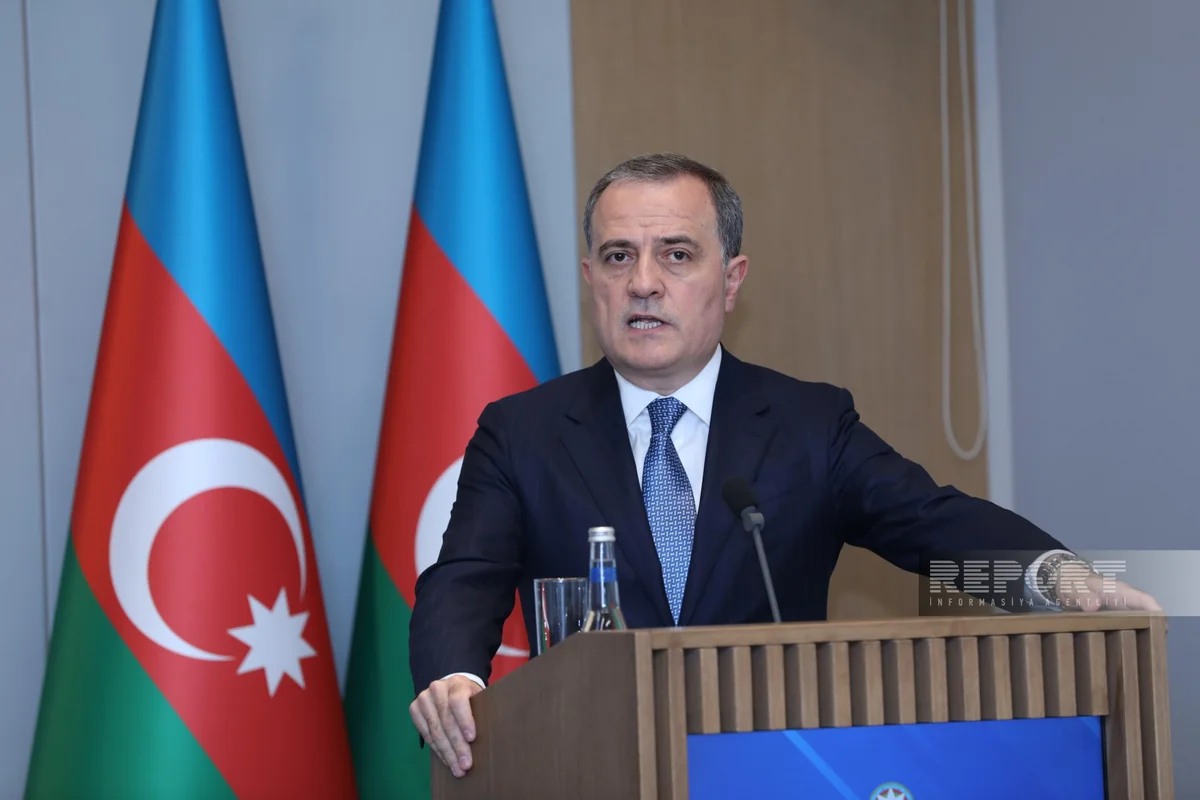 Rəsmi Bakı Rusiya-Ukrayna münaqişəsinin siyasi dialoq yolu ilə həllinin tərəfdarıdır