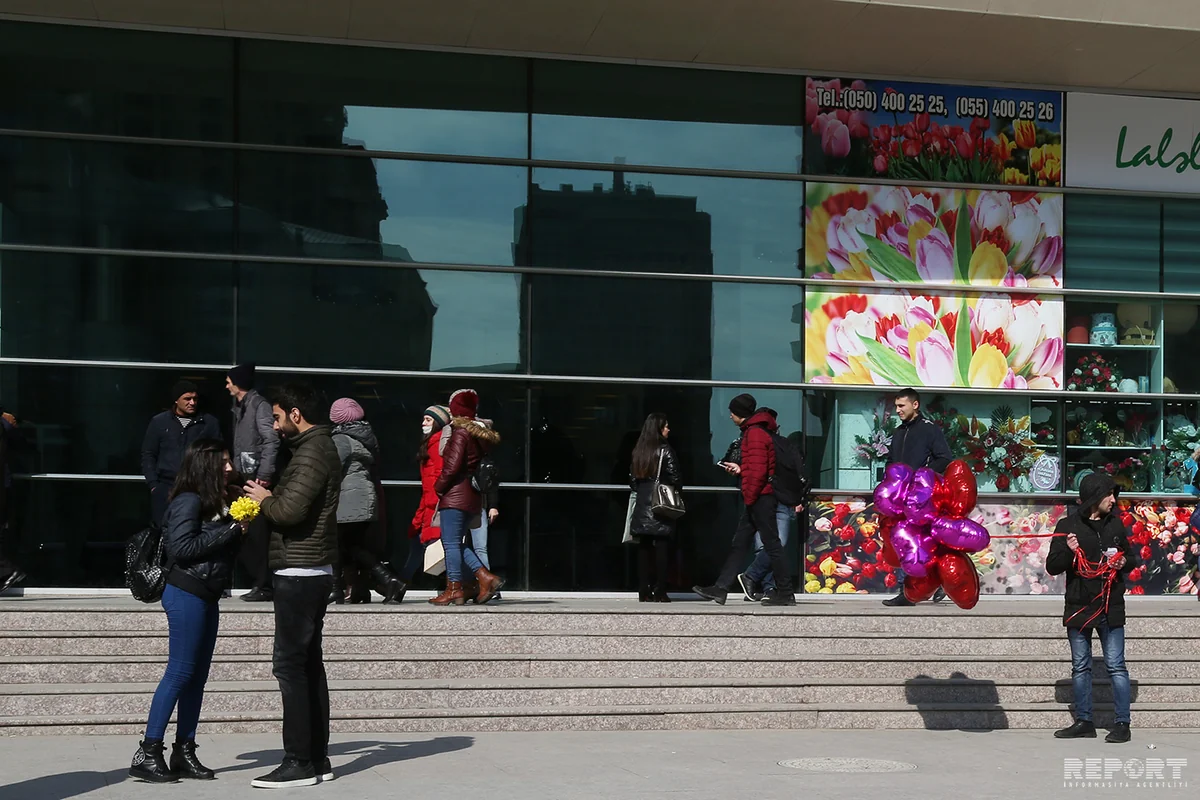 Bakıda “Sevgililər günü” - FOTOREPORTAJ