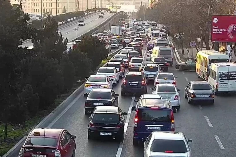 Bakının bir sıra yollarında tıxac müşahidə olunur