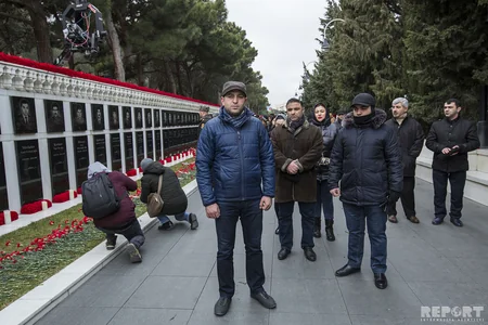 Azərbaycan xalqı 20 Yanvar şəhidlərini yad edir - FOTOREPORTAJ