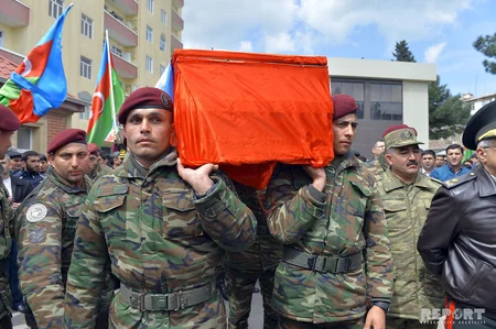 Azərbaycan ordusunun şəhid polkovniki və onun əsgəri Şəhidlər Xiyabanında dəfn edilib - FOTO - YENİLƏNİB