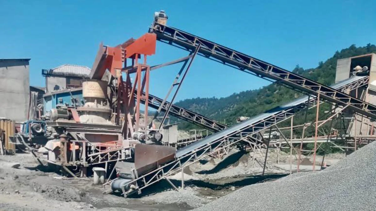 Bakıda atmosferi çirkləndirən daş karxanası cərimələnib