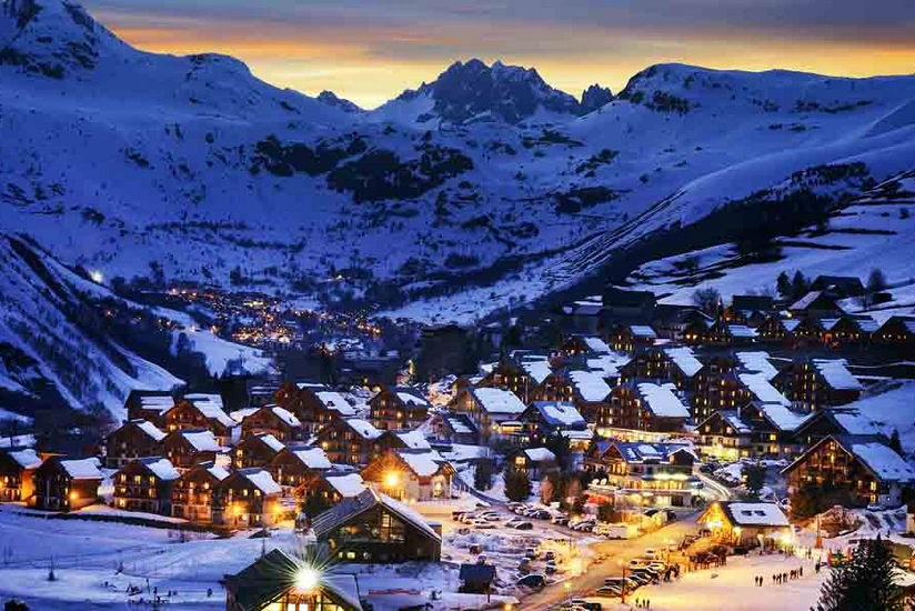 Alp dağlarında baş vermiş sürüşmə zamanı 8 nəfər itkin düşüb