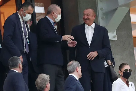 İlham Əliyev və Rəcəb Tayyib Ərdoğan Türkiyə millisinin oyununu izləyib - YENİLƏNİB