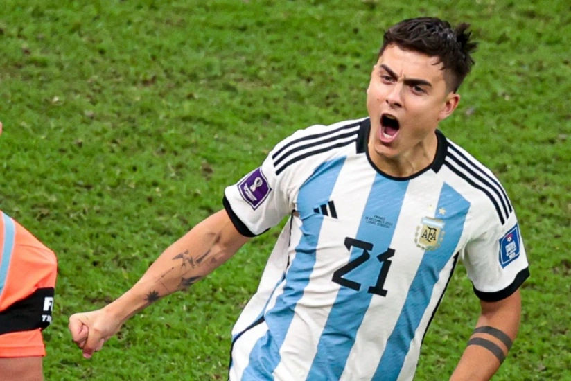 Paulo Dybala presents his World Cup gold medal to his club's Museum